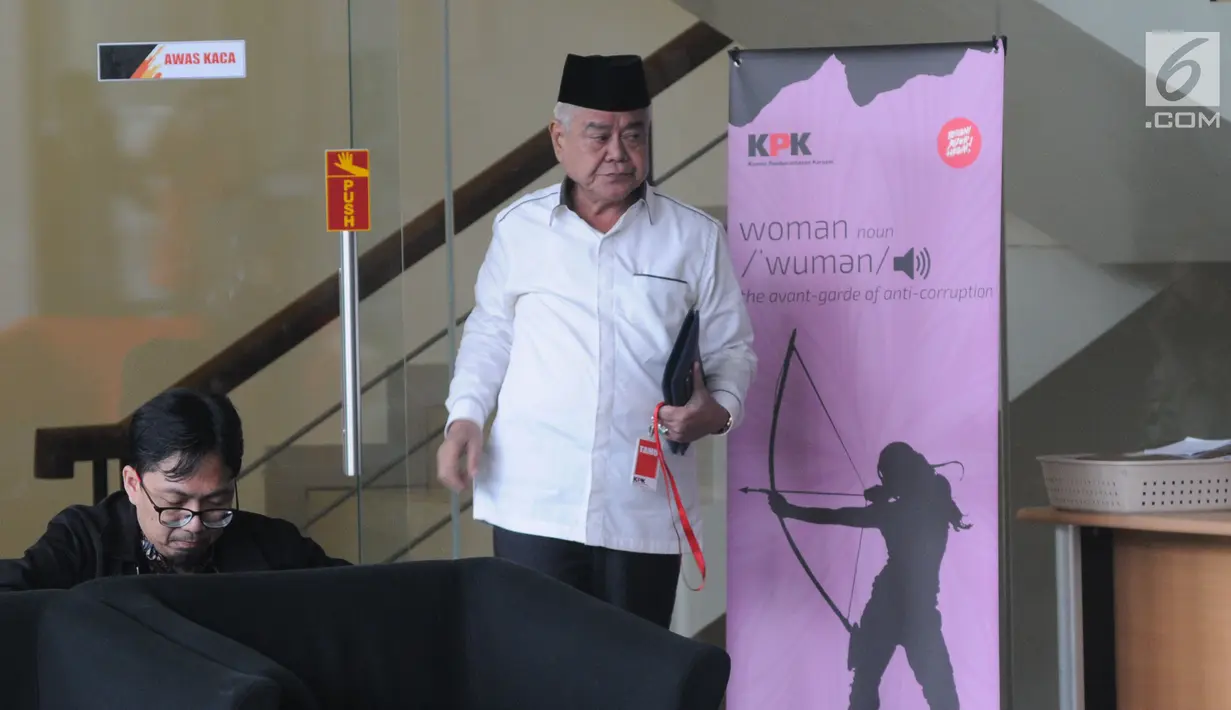 Anggota DPR RI dari Fraksi Golkar, Nawafie Saleh seusai menjalani pemeriksaan di Gedung KPK, Jakarta, Kamis (9/5/2019). Nawafie Saleh diperiksa sebagai saksi untuk tersangka Dirut PLN nonaktif Sofyan Basir dalam penyidikan kasus dugaan suap proyek PLTU Riau-1. (merdeka.com/Dwi Narwoko)