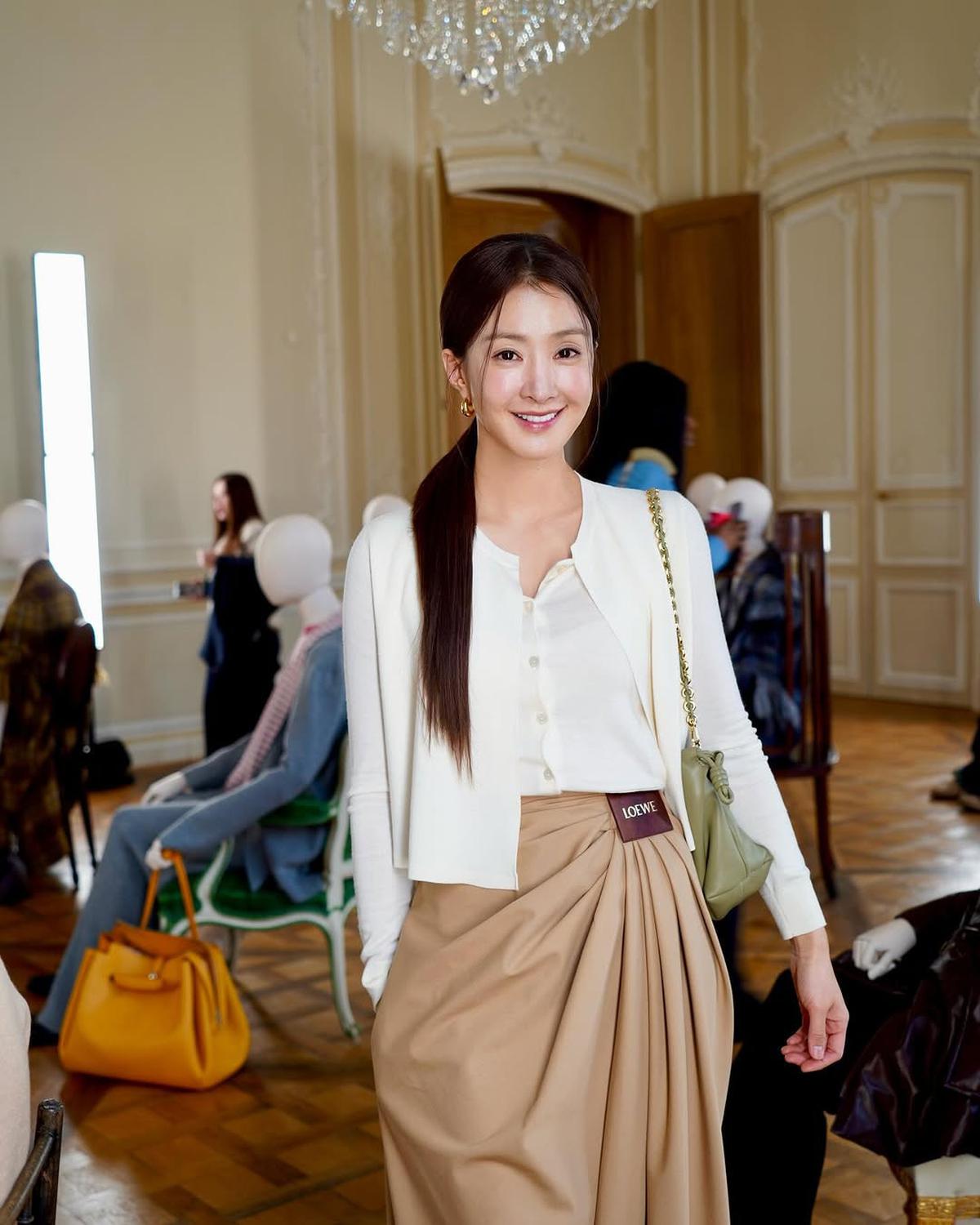 Potret Cantik Lee Si Young, Usia 42 Tahun Tapi Visualnya Kayak Anak Kuliahan