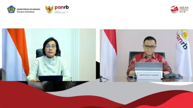 Menteri Keuangan Sri Mulyani mengumumkan mengenai pencairan THR dan gaji ke-13