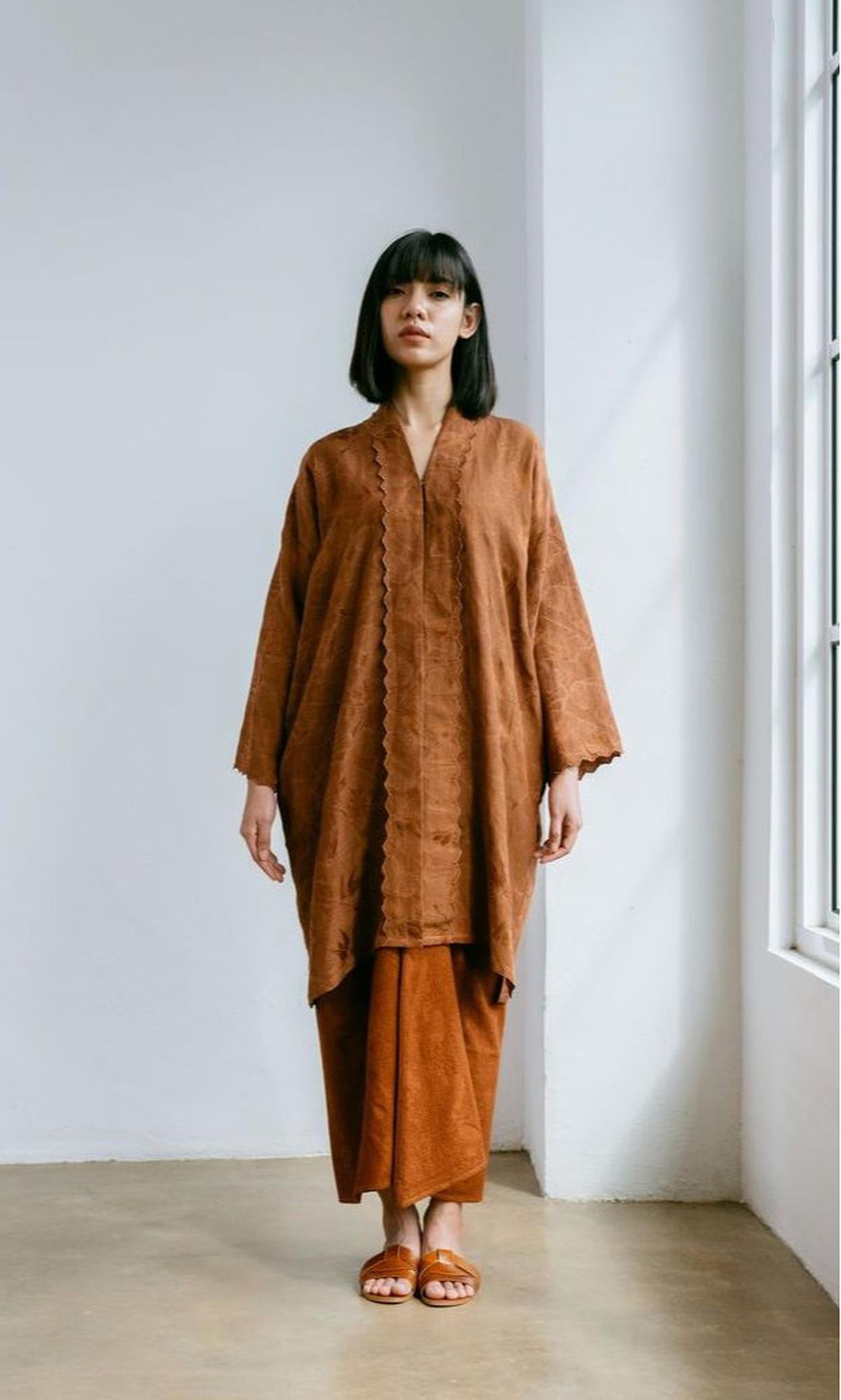 17 Rekomendasi Baju Kurung Modern yang Memukau untuk Acara Pesta