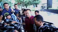 Diperiksa KPK, Saipul Jamil Pakai Baju Kotak-Kotak
