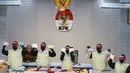 KPK memperlihatkan uang sitaan senilai sekitar Rp106,3 miliar yang menjadi barang bukti dalam perkara dugaan suap pengurusan Hak Guna Bangunan (HGB) di Kantor BPN Kabupaten Bogor, Jakarta, Selasa (15/9/2026). Uang tersebut disita dalam operasi tangkap tangan (OTT) KPK di wilayah Jabodetabek. (KLY/Budy Santoso)