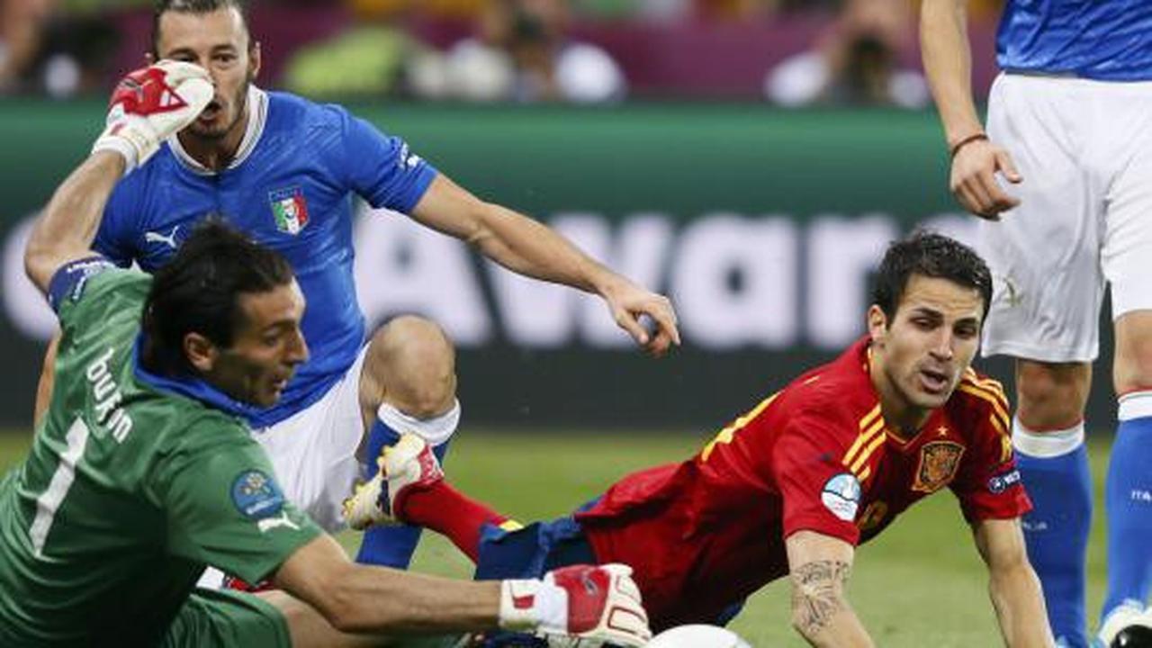 Bantai Italia, Spanyol pertahankan juara Eropa