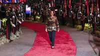 Wakil Presiden AS Kamala Harris tiba untuk menghadiri Gala Dinner KTT ke-43 ASEAN di Hutan Kota GBK, Jakarta, Rabu (6/9/2023). (Mast Irham/Pool Photo via AP)