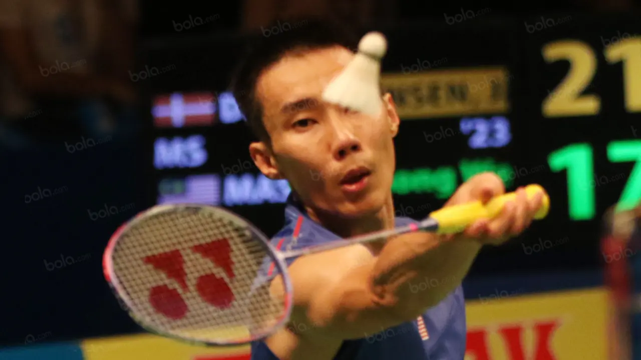 Saat Mata dan Mulut Tertutup Shuttlecock