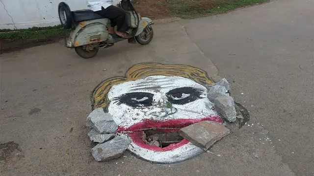 6 Karya Seni Ini Suarakan Protes Soal Jalan Rusak dengan Kreatif