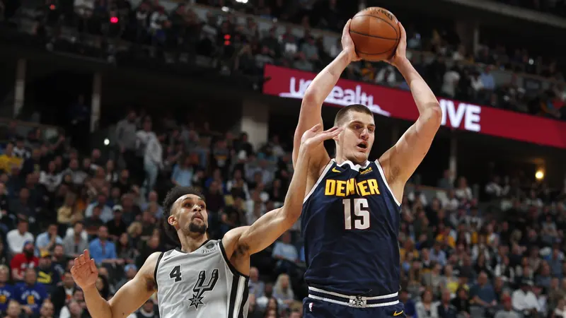 Triple Double Jokic Kirim Nuggets ke Semifinal Wilayah Barat NBA