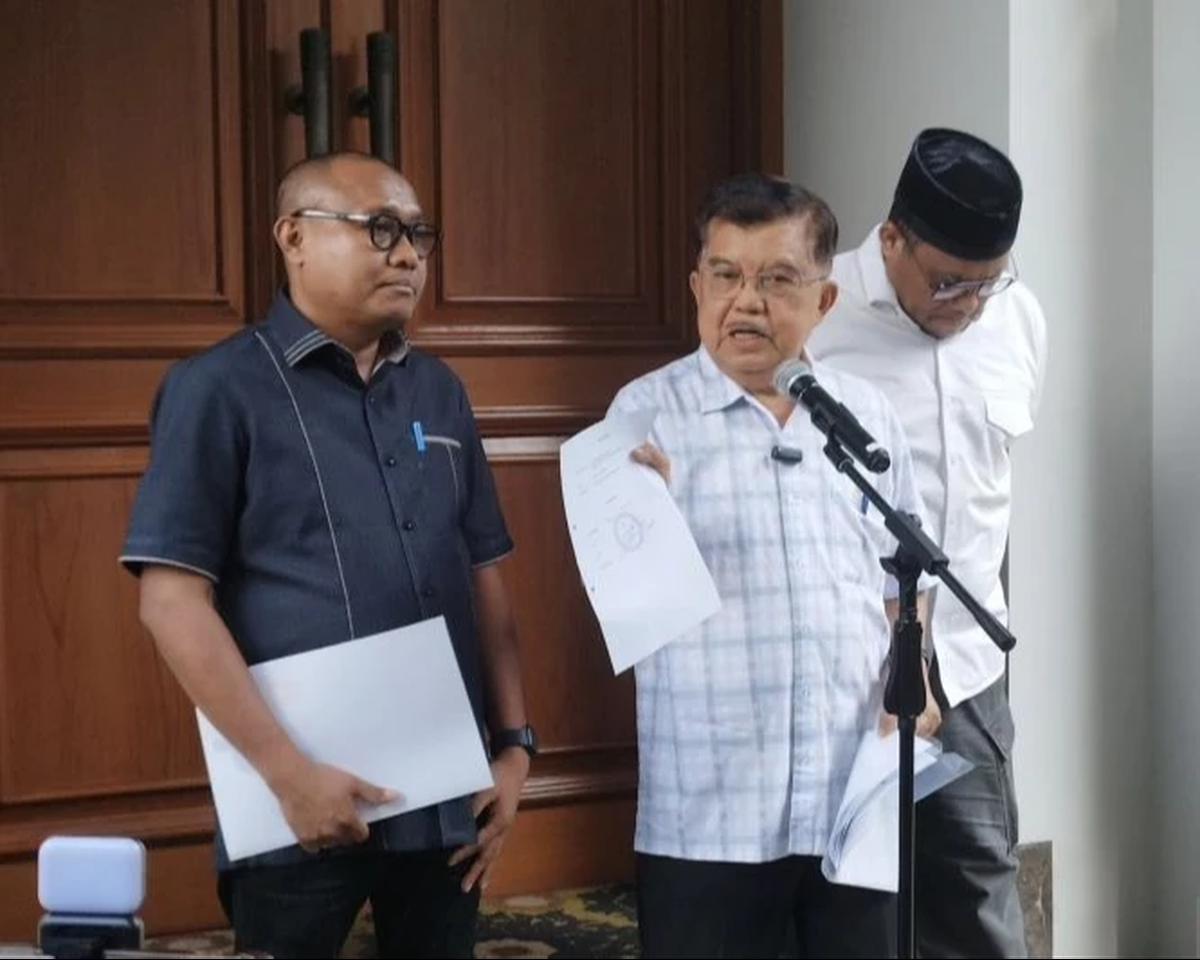Jusuf Kalla Bantah Tegas Tudingan Danai Isu Ijazah Jokowi, Siap Lapor Bareskrim