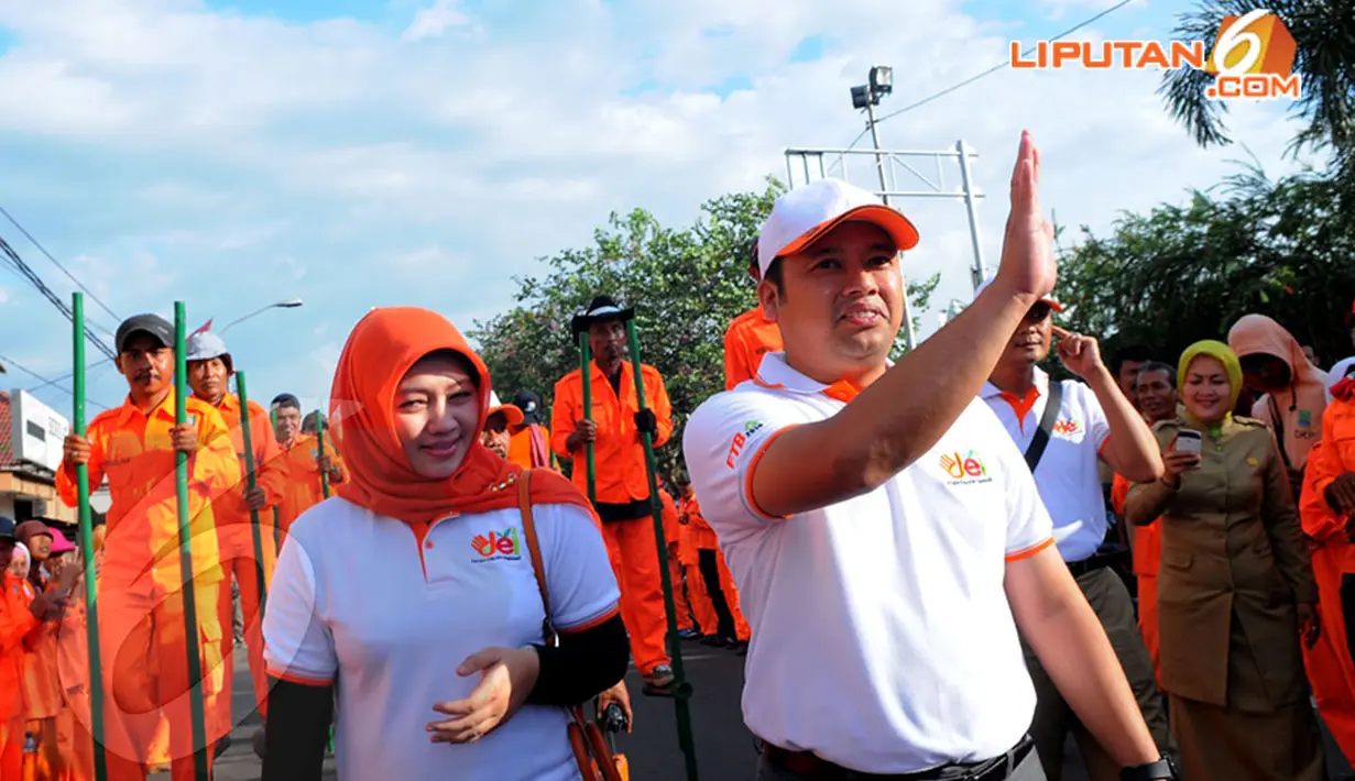 Walikota Tangerang Arief R Wismansyah bersama istri, Rabu (23/4/2014) (Liputan6.com/Faisal R Syam).