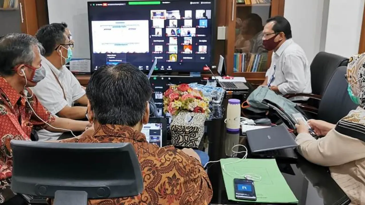 Tim Puslitbang Kemensos Raih The Best 10 Presentation diAICOSH 2020