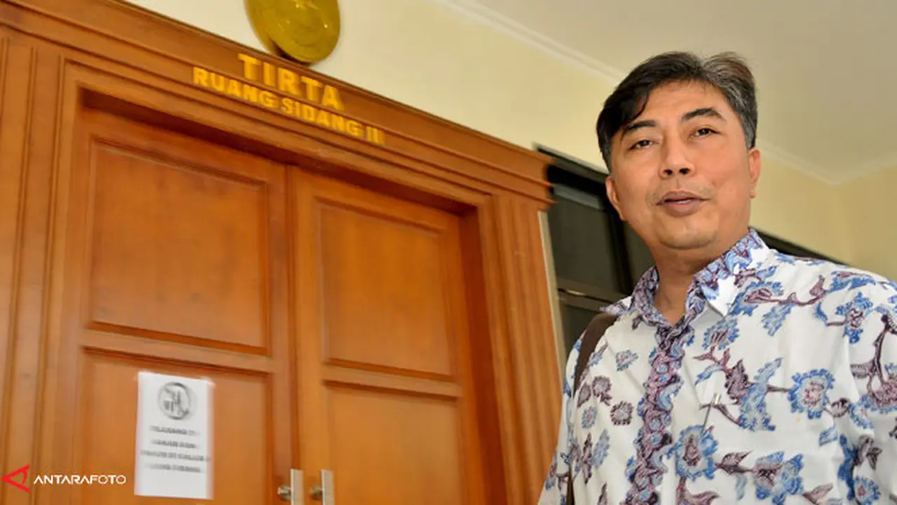 bupati-rembang-140225d.jpg