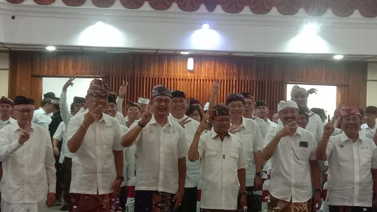 Selain itu, Gubernur Koster juga meminta agar para pelaku pariwisata membantu dirinya untuk menjadi Gubernur di periode kedua di Pemilihan Kepala Daerah (Pilkada) di Bulan November 2024.