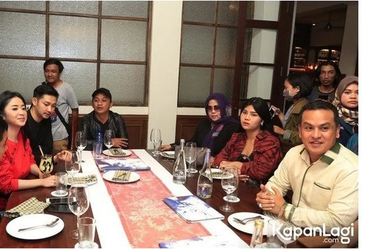 Dewi Perssik dan Rosa Meldianti berdamai, Ini 7 Momen Kebersamaanya