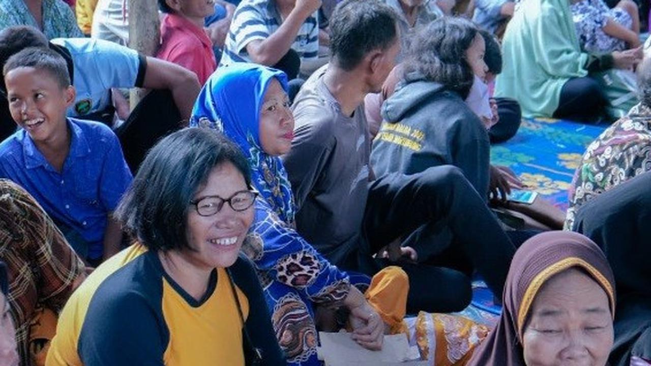 Bobby Nasution Panen Raya Padi di Kelurahan Mabar Hilir Pasar IV Kecamatan Medan Deli