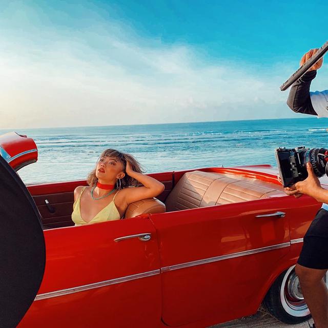 Gaya Memukau Marion Jola di Pemotretan Single Terbaru (sumber: instagram/lalamarionmj)