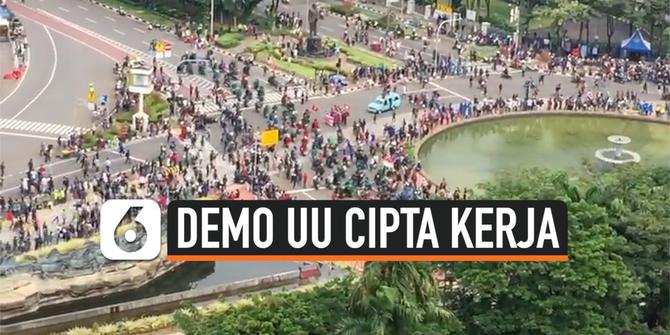 VIDEO: Pendemo Menentang UU Cipta Kerja Sudah Mendekati Istana