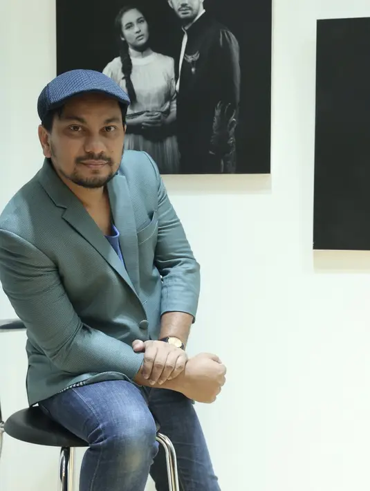 "Saya cuma pesan satu, sebaiknya lebih mau melihat permasalahan ini dari atas jangan terlalu gampang tersulut dengan isu yang sebenarnya justru tidak kearah sana," kata Tompi di kawasan Jakarta Utara, Rabu (2/11/2016). (Galih W. Satria/Bintang.com)