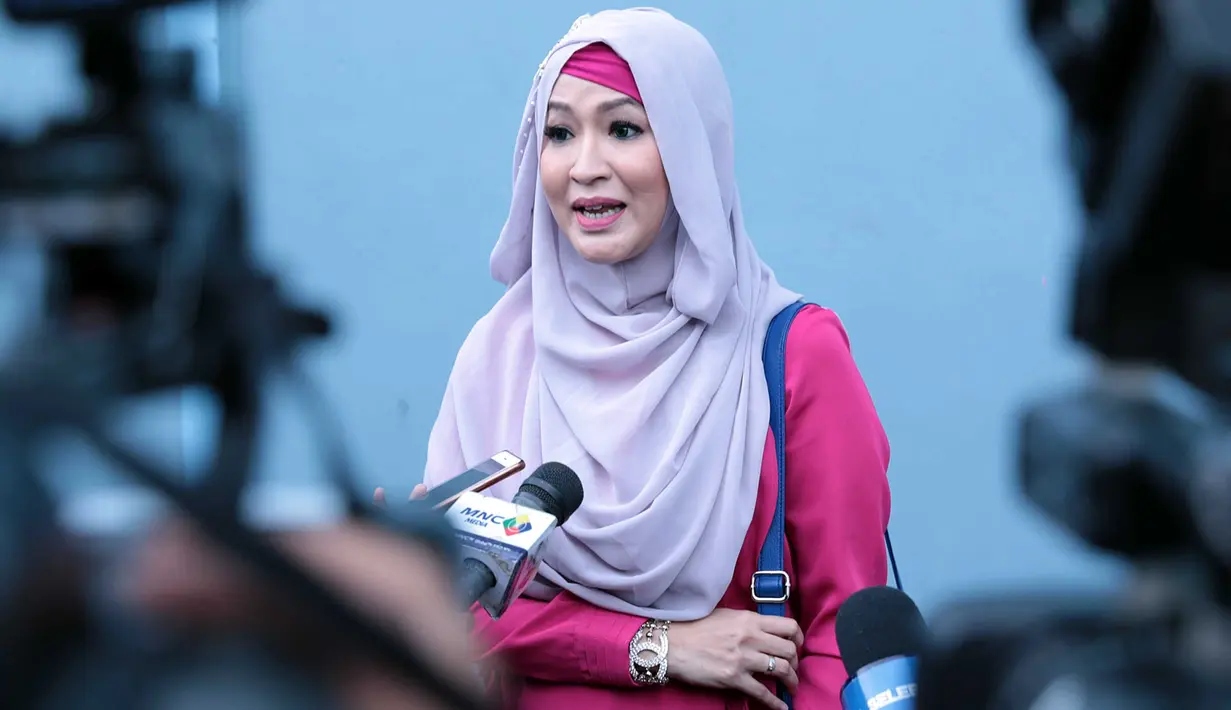 "Nggak tahu siapa tuh teman Path aku yang capture. Itu juga bukan status baru," terang Okie menambahkan. (Deki Prayoga/Bintang.com)