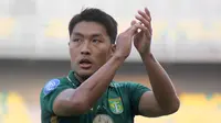 Gelandang Persebaya Surabaya, Song Ui-young. (Bola.com/Aditya Wany)