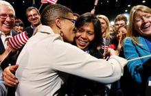 Rayakan kemenangan Obama, pasangan lesbian menikah