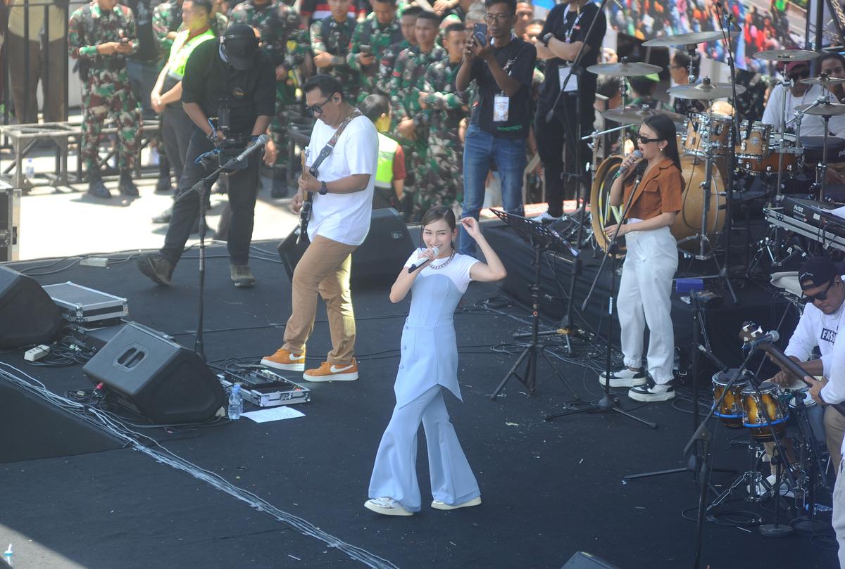 Ayu Ting Ting ramaikan pesta rakyat Prabowo-Gibran