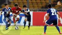 Tim asuhan Indra Sjafri unggul 2-0 melawan Timnas Filipina U-19 meski melalui permainan ketat dalam kualifikasi Piala AFC di Gelora Bung Karno pada Kamis (11/10/13) (Liputan6.com/ Helmi Fithriansyah)