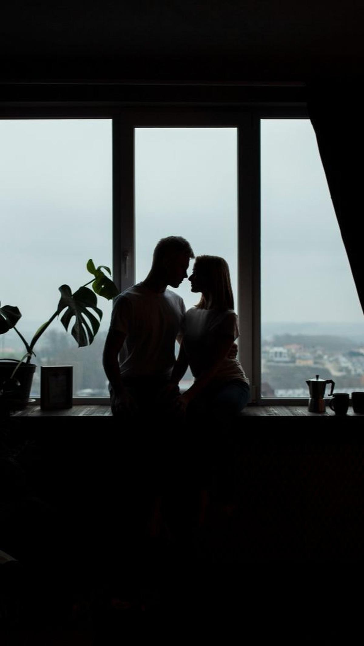 <b>15. "Diantara sekian juta pertanyaan tak terpecahkan tentang alasan kenapa manusia tetap hidup, aku menemukan jawaban versiku sendiri, kamulah alasannya. Happy Anniversary."</b>
