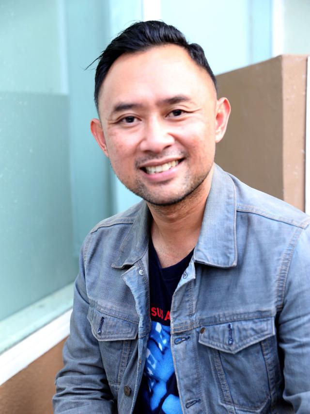 [Bintang]  Ronald Surapradja