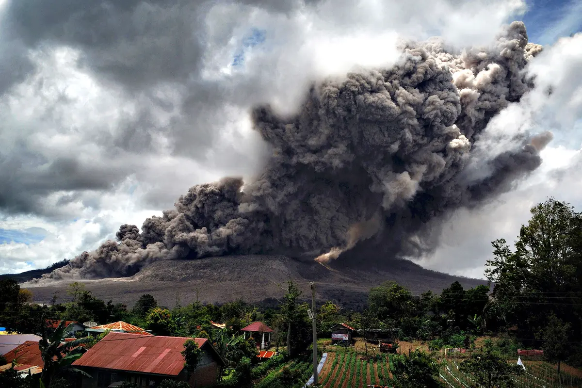 Cerita Prajurit TNI yang Berjaga di Zona Merah Gunung Sinabung