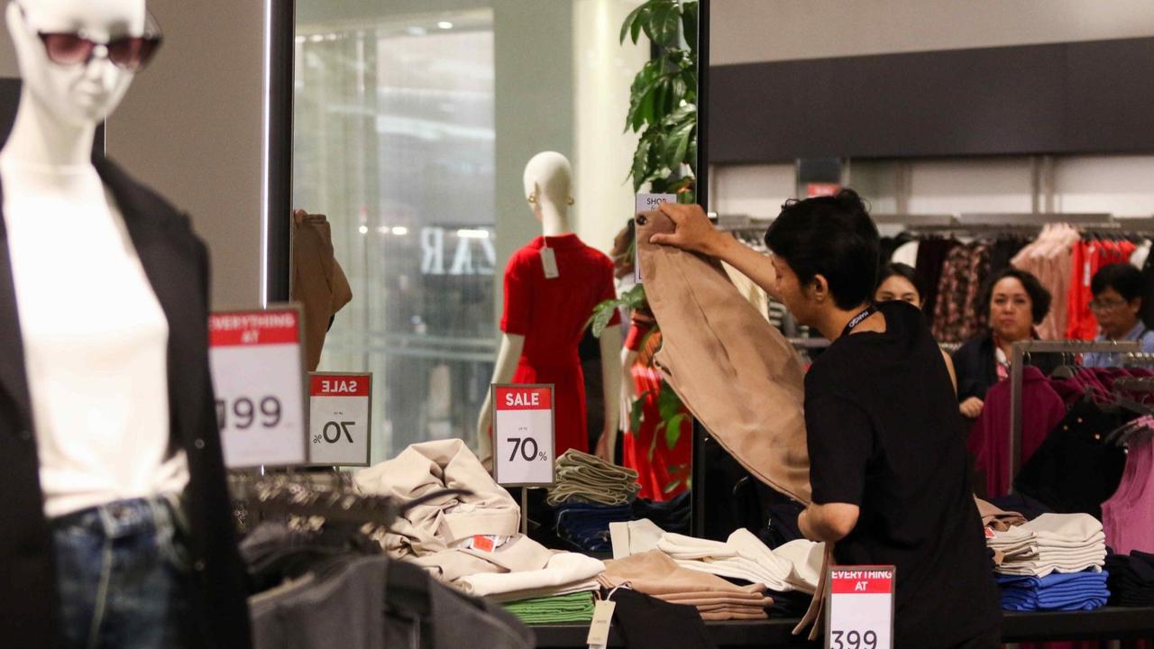 Jurus Satset Sejoli Maling Kaca Mata Puluhan Juta Rupiah di Mall Sampai Bikin Polisi 'Kebal' Peluru Bingung: Berguru Dimana?