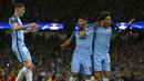 Para pemain Manchester City merayakan gol yang dicetak Leroy Sane ke gawang Monaco pada laga leg pertama 16 besar Liga Champions di Stadion Etihad, Inggris, Rabu (22/2/2017). City menang 5-3 atas Monaco. (AP/Dave Thompson)