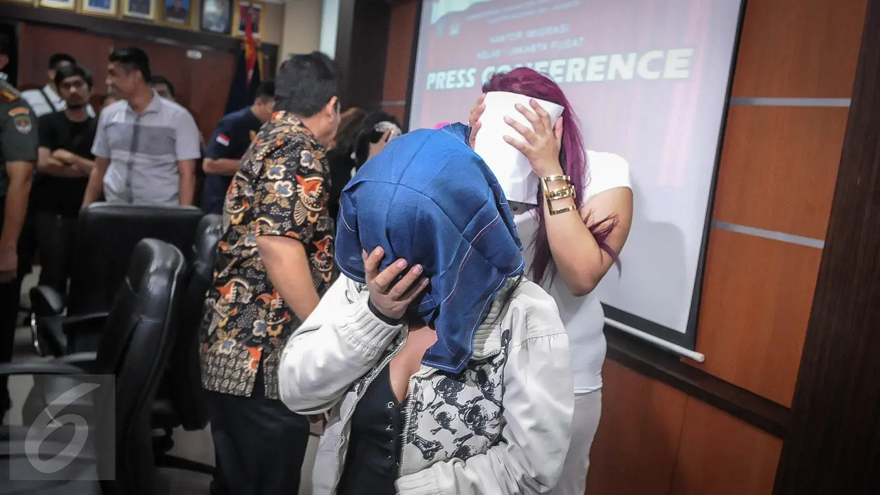 20161021-17 Wanita Asal Maroko Diamankan Imigrasi-Jakarta