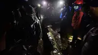 Korban Kedua Pesawat ATR 42-500 Berhasil Dievakuasi dari Jurang Sedalam 350 Meter di Gunung Bulusaraung