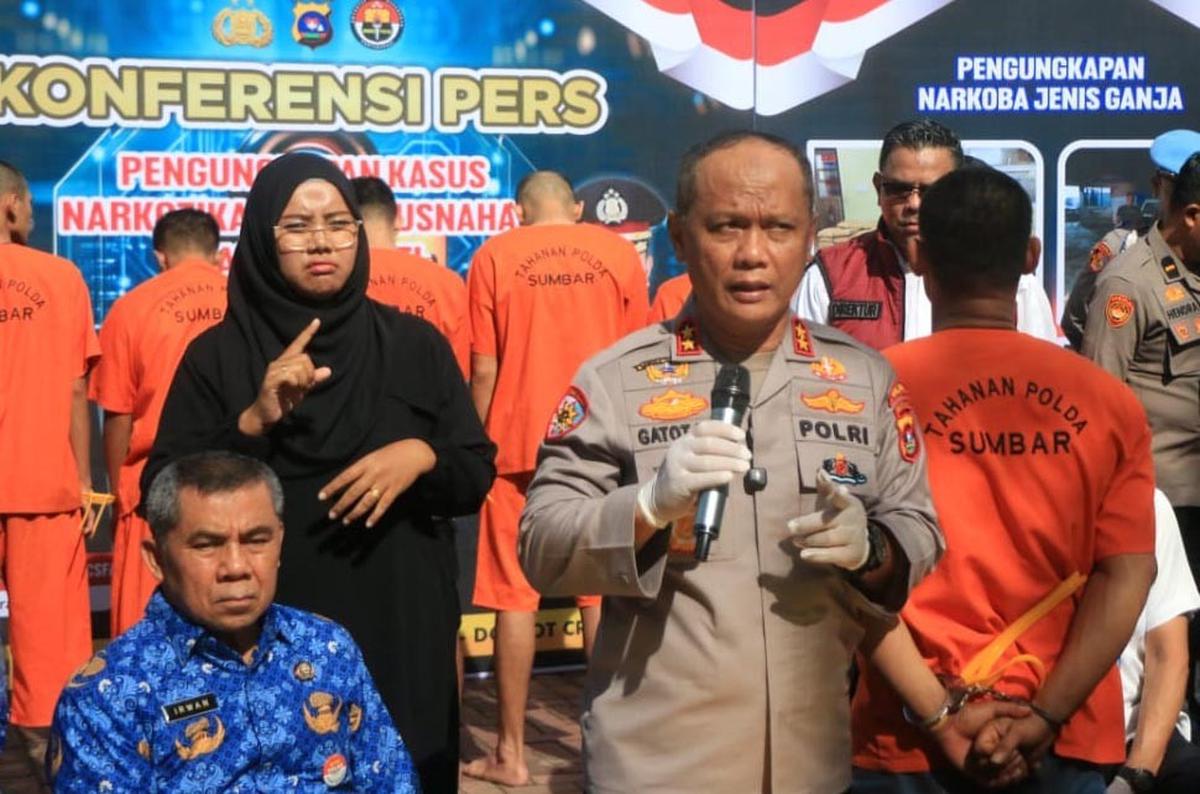 FOTO: Polda Sumbar Bongkar 37 Kasus Narkoba, 56 Tersangka Ditangkap