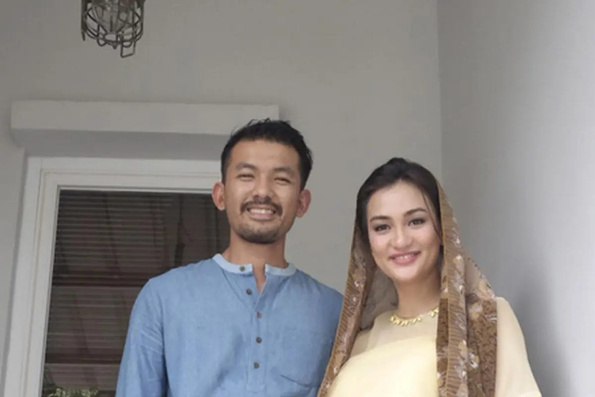 [Bintang] Rio Dewanto dan Atiqah Hasiholan