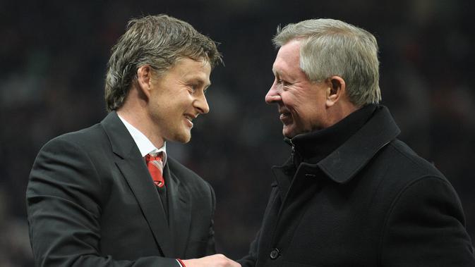 Sir Alex Ferguson memilih Ole Gunnar Solskjaer sebagai caretaker MU. (AFP/Andrew Yates).