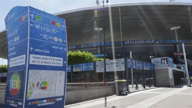 Beginilah suasana kawasan Stade de France, Saint Denis, Prancis, jelang laga Final Piala Eropa antara Portugal melawan tuan rumah Prancis.