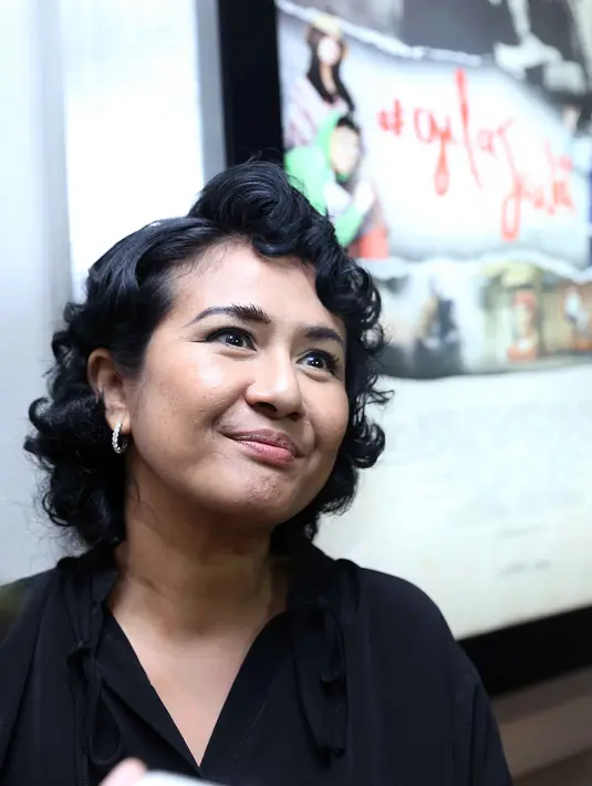 Saat di temui di kawasan Kuningan, Jakarta Selatan, Selasa, (5/4/2016) Ria mengatakan sejak lama ia pingin membuat film ini. (Nurwahyunan/Bintang.com)