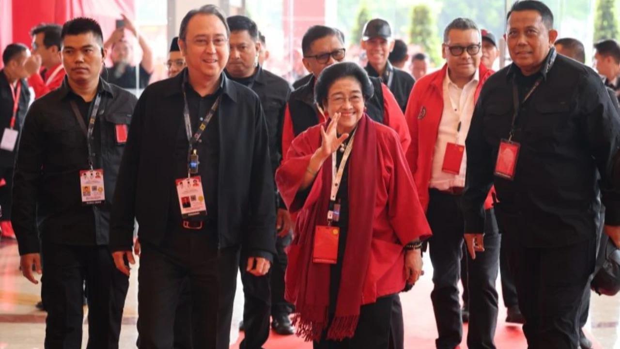 HUT ke-18 Gerindra, Hasto Sebut Bunga dari Megawati Simbol Persahabatan Politik