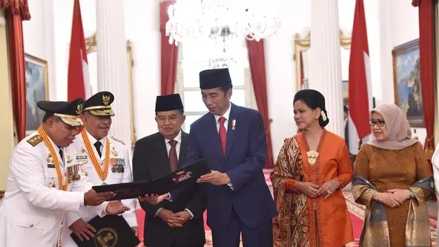 6 Model Kebaya Iriana Saat Mendampingi Jokowi Bertugas