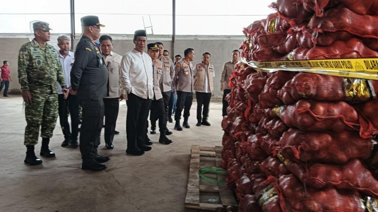 Mentan Amran Sulaiman Desak Pembongkaran Tuntas Kasus Penyelundupan Bawang Bombay Ilegal di Semarang
