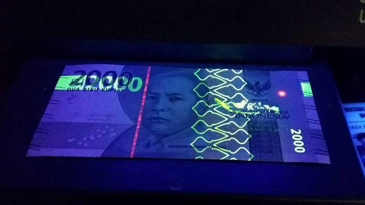 Kerennya Uang Rupiah Baru di Bawah Sinar Ultraviolet