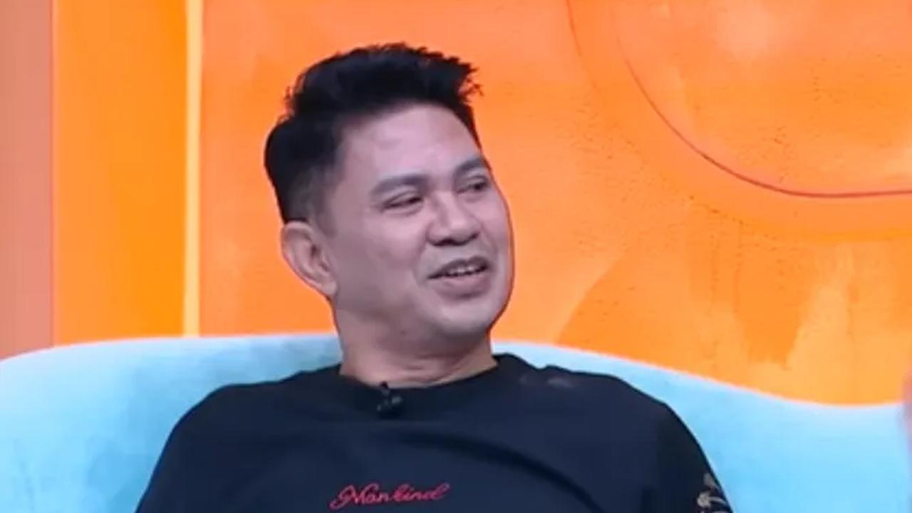 Ronnie Sianturi menyebut jika awalnya juga dirinya dan Atiek CB sempat tidak ngobrol selama satu tahun.