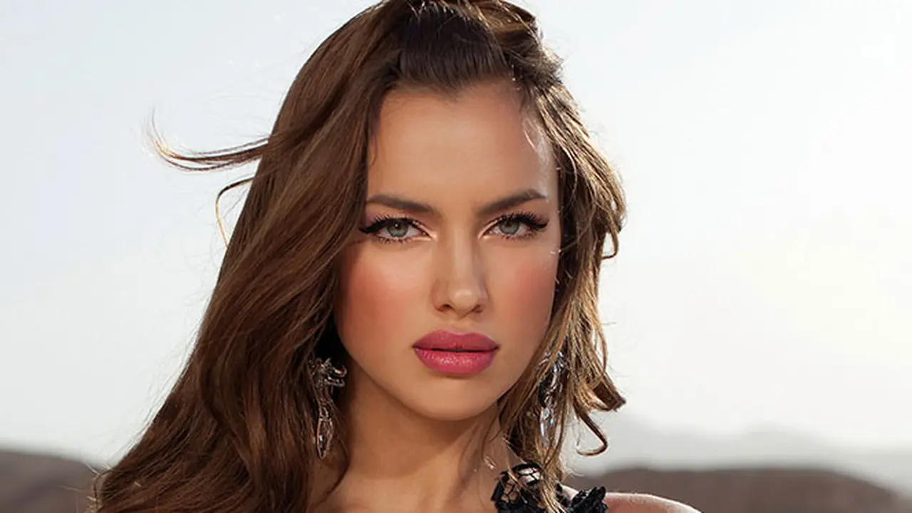 irina-shayk-130930b.jpg