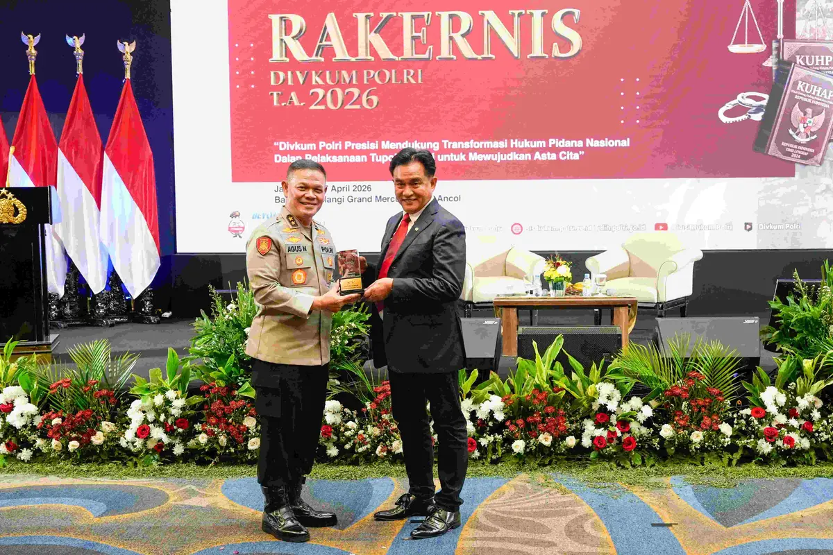 Menteri Koordinator Bidang Hukum, Hak Asasi Manusia, Imigrasi, dan Pemasyarakatan (Menko Kumham Imipas), Yusril Ihza Mahendra, dalam Rapat Kerja Teknis (Rakernis) yang digelar Divisi Hukum Polri Tahun Anggaran 2026 yang digelar di Jakarta, Kamis (16/4/202