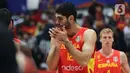 Pemain timnas basket Spanyol, Santiago Aldama saat berlaga melawan Iran pada penyisihan Grup G FIBA World Cup 2023 di Indonesia Arena, Gelora Bung Karno, Jakarta, Rabu (30/8/2023). (Liputan6.com/Helmi Fithriansyah)