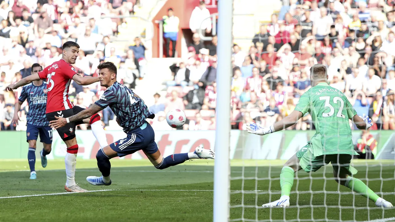 Foto: Kompak Kalah, Tottenham dan Arsenal Ajak Manchester United Kembali Bersaing Finis di Empat Besar Liga Inggris