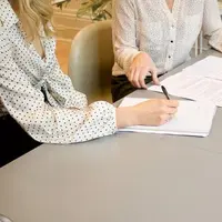 Sun Life dukung perempuan Indonesia maksimalkan multi Peran. Side Hustle menjadi peluang perempuan untuk terus berdaya dan bermakna.  | unsplash.com/Gabrielle Henderson