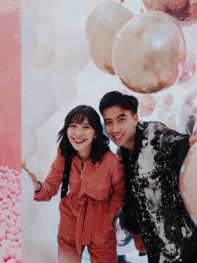 7 Potret Kebersamaan Vidi Aldiano dan Sheila Dara, Tetap Dekat Meski Sudah Putus