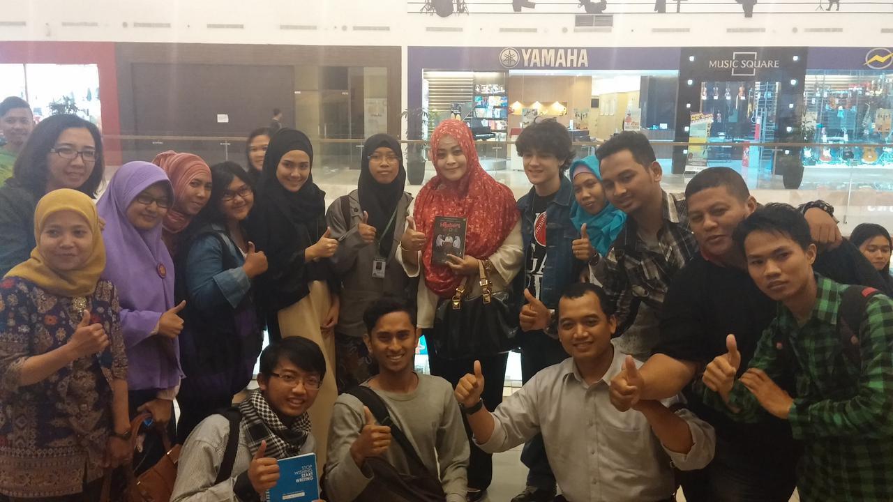 Dinilai Islami, Fahira Idris Ajak Nonton Film Hijabers In Love 